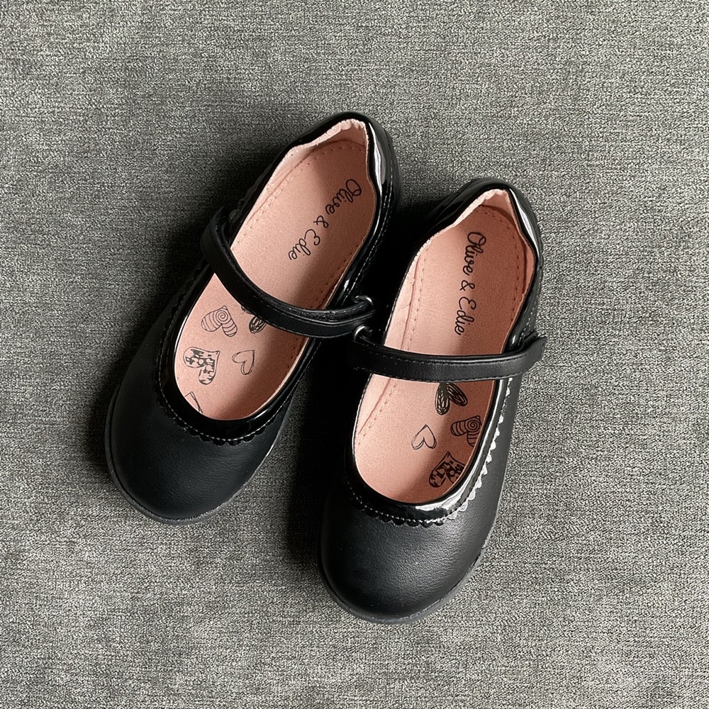 Olive & Edie girls black flats